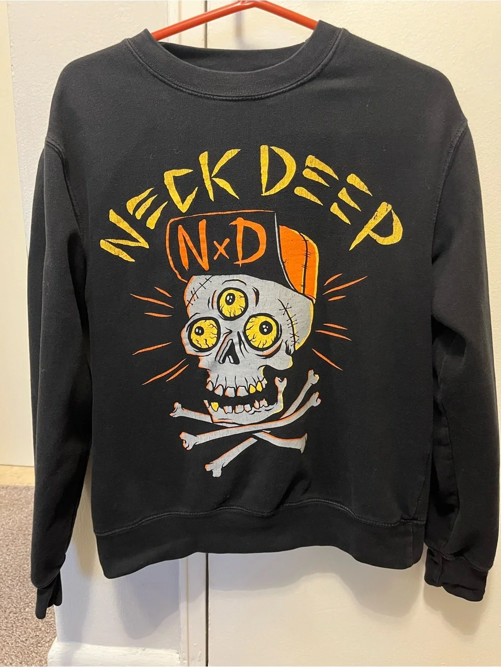 Neck Deep Crew Neck - Picture 1 of 4